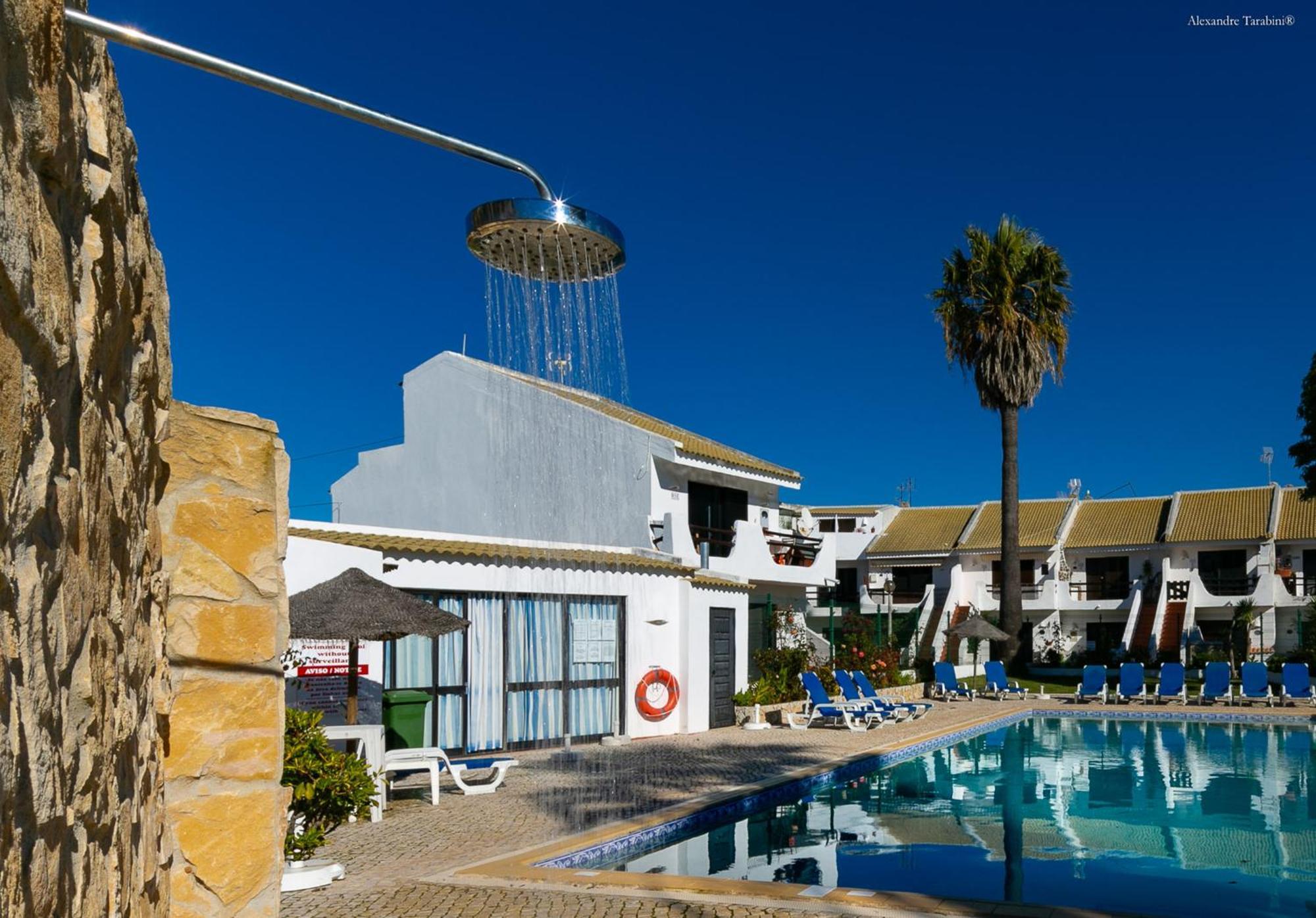 B12 - Pool And Sun Apartment Lagos Luaran gambar