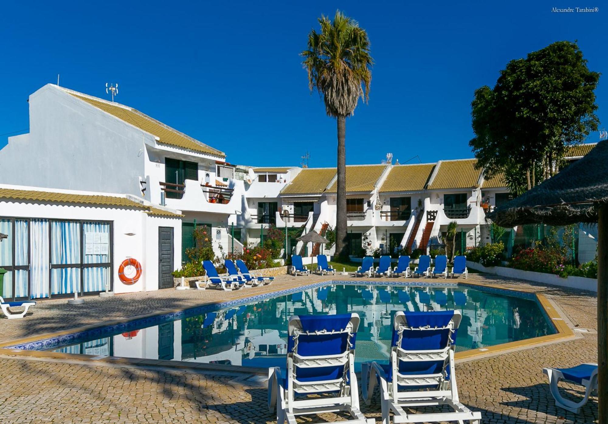 B12 - Pool And Sun Apartment Lagos Luaran gambar